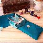 Petit étui à couverts + petit essuie-tout